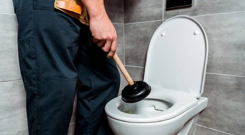 odgušenje wc šolje