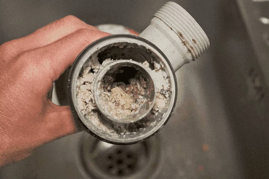 zapušena kanalizacija